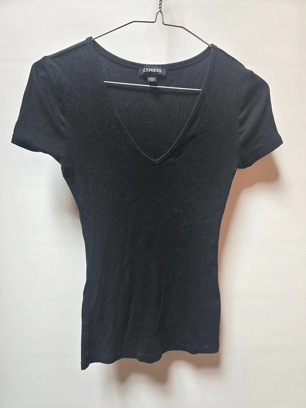Express Short Sleeve V-Neck Tee in Black Size XXS Like New